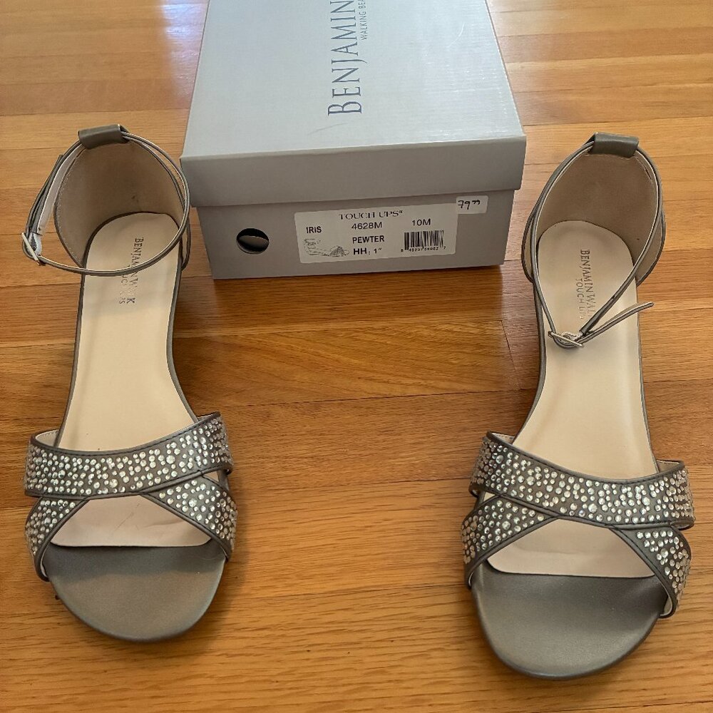 NEW Metallic Silver 1in Kitten Heel Sandal Size 10